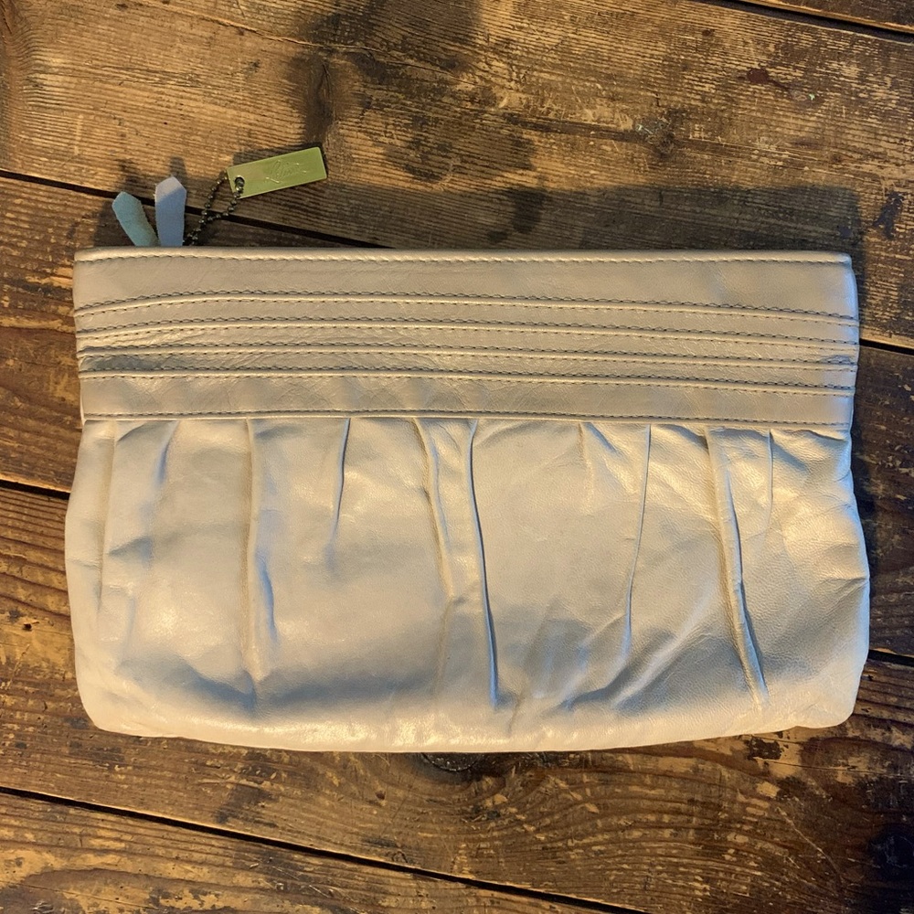 Letisse leather clutch